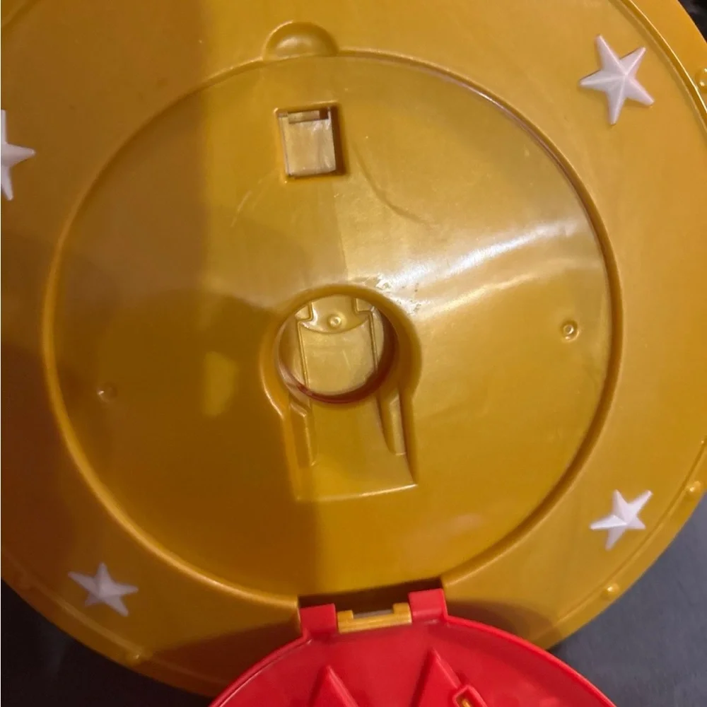 DC Comics Wonder Woman Shield 2015 Mattel Play Make Believe (No Discs)
